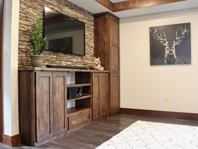 rustic_alder_kitchen_cabinets