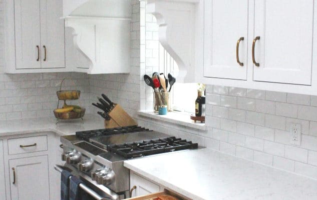 white-custom-kitchen-cabinets