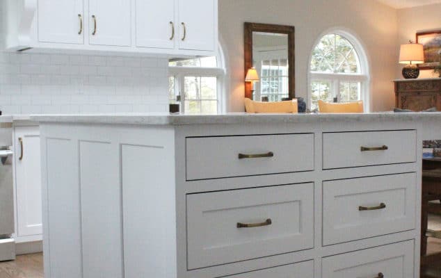 white-custom-kitchen-cabinets