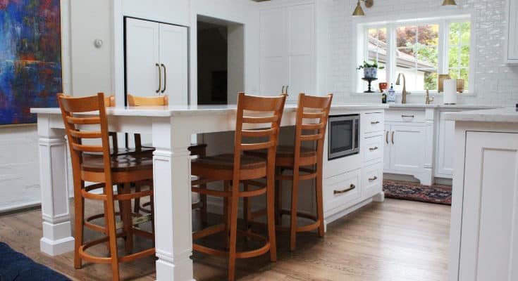white-custom-kitchen-cabinets