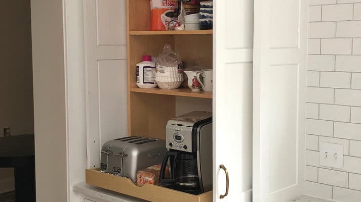 white-custom-kitchen-cabinets