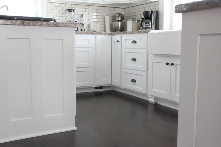 white-custom-kitchen-cabinets