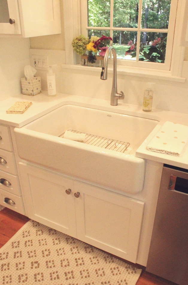 white-painted-custom-kitchen-cabinets